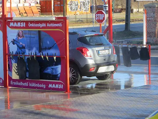 Maksi önkiszolgáló autómosó